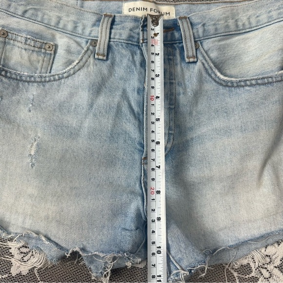 Aritzia Denim Forum The Yoko Denim Short Sz 26 - Picture 9 of 9